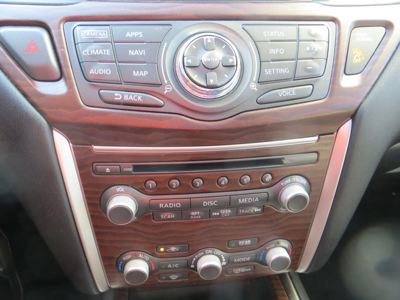 Nissan Pathfinder Platinum 4WD 2017 Nissan Pathfinder Platinum 4WD 2017