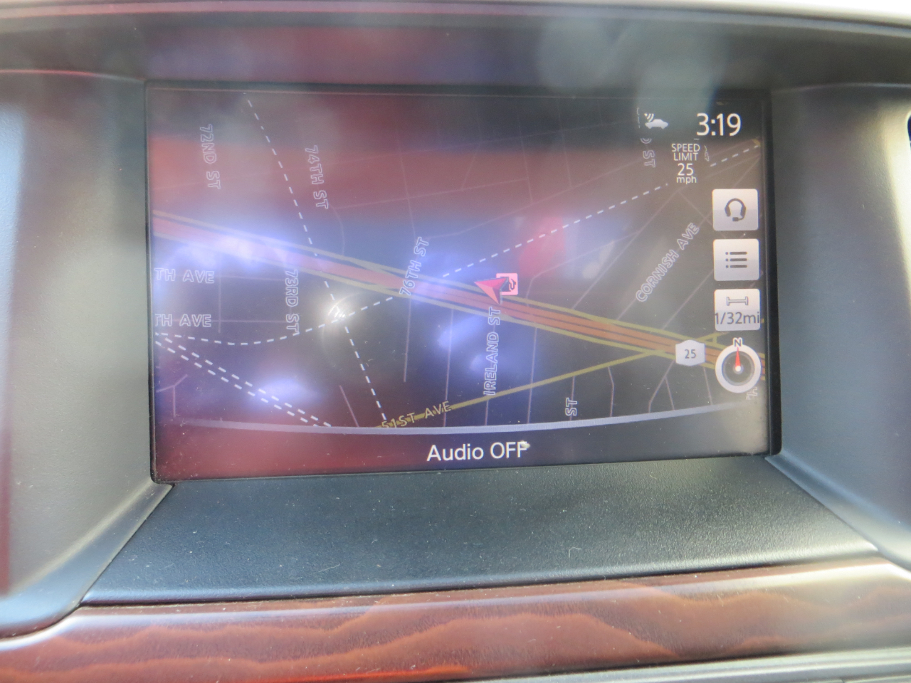 Nissan Pathfinder Platinum 4WD 2017 Nissan Pathfinder Platinum 4WD 2017