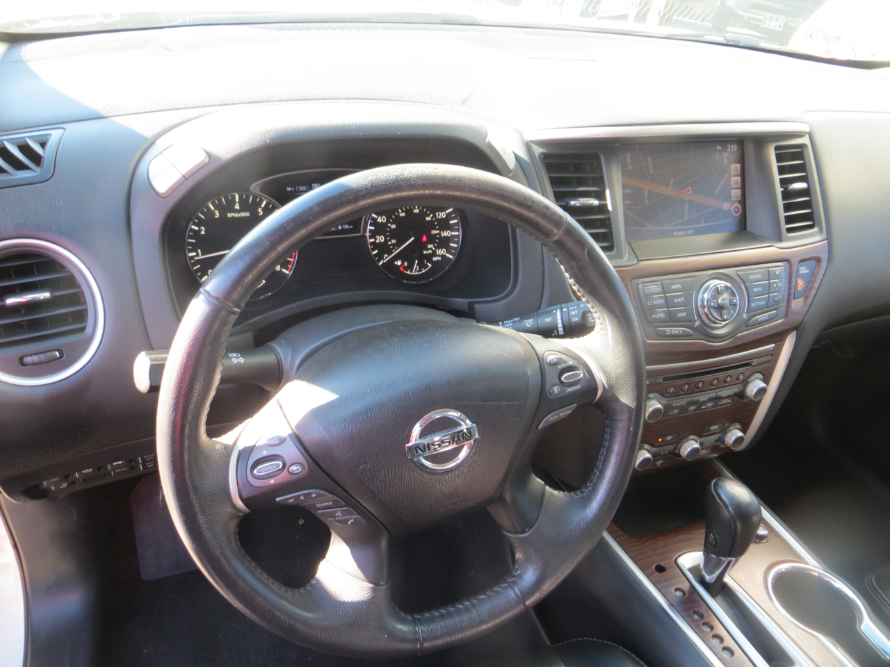 Nissan Pathfinder Platinum 4WD 2017 Nissan Pathfinder Platinum 4WD 2017