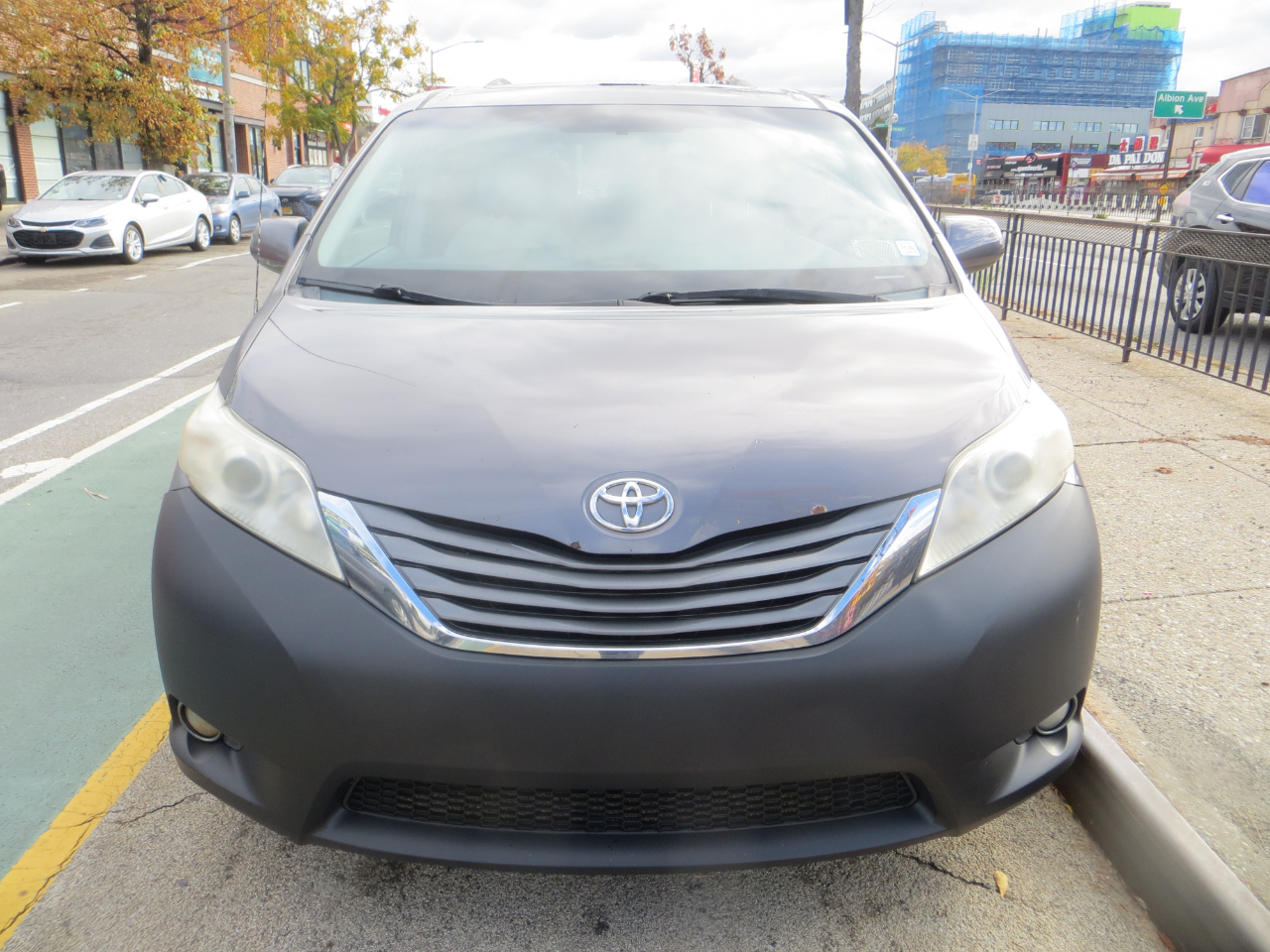 Toyota Sienna XLE FWD 8-Passenger V6 2012 Toyota Sienna XLE FWD 8-Passenger V6 2012