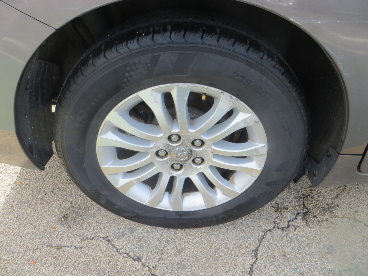 Toyota Sienna XLE FWD 8-Passenger V6 2012 Toyota Sienna XLE FWD 8-Passenger V6 2012