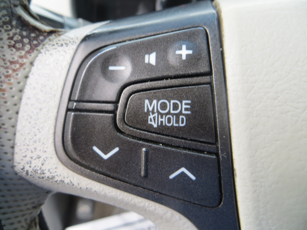 Toyota Sienna XLE FWD 8-Passenger V6 2012 Toyota Sienna XLE FWD 8-Passenger V6 2012