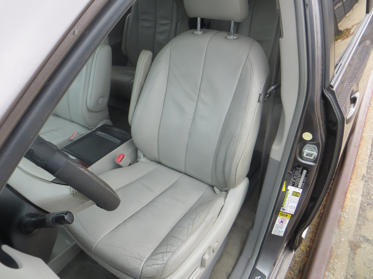 Toyota Sienna XLE FWD 8-Passenger V6 2012 Toyota Sienna XLE FWD 8-Passenger V6 2012