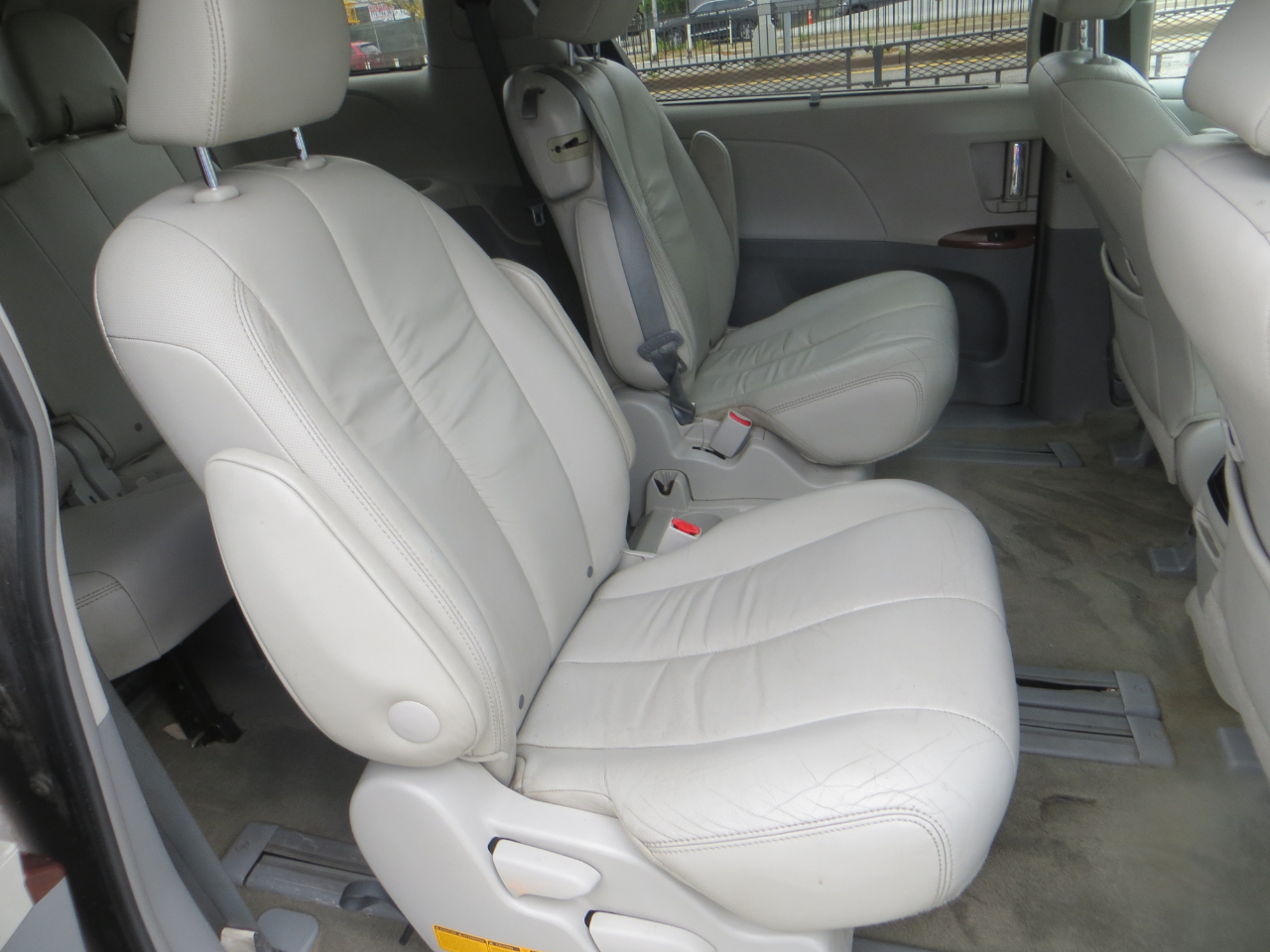 Toyota Sienna XLE FWD 8-Passenger V6 2012 Toyota Sienna XLE FWD 8-Passenger V6 2012