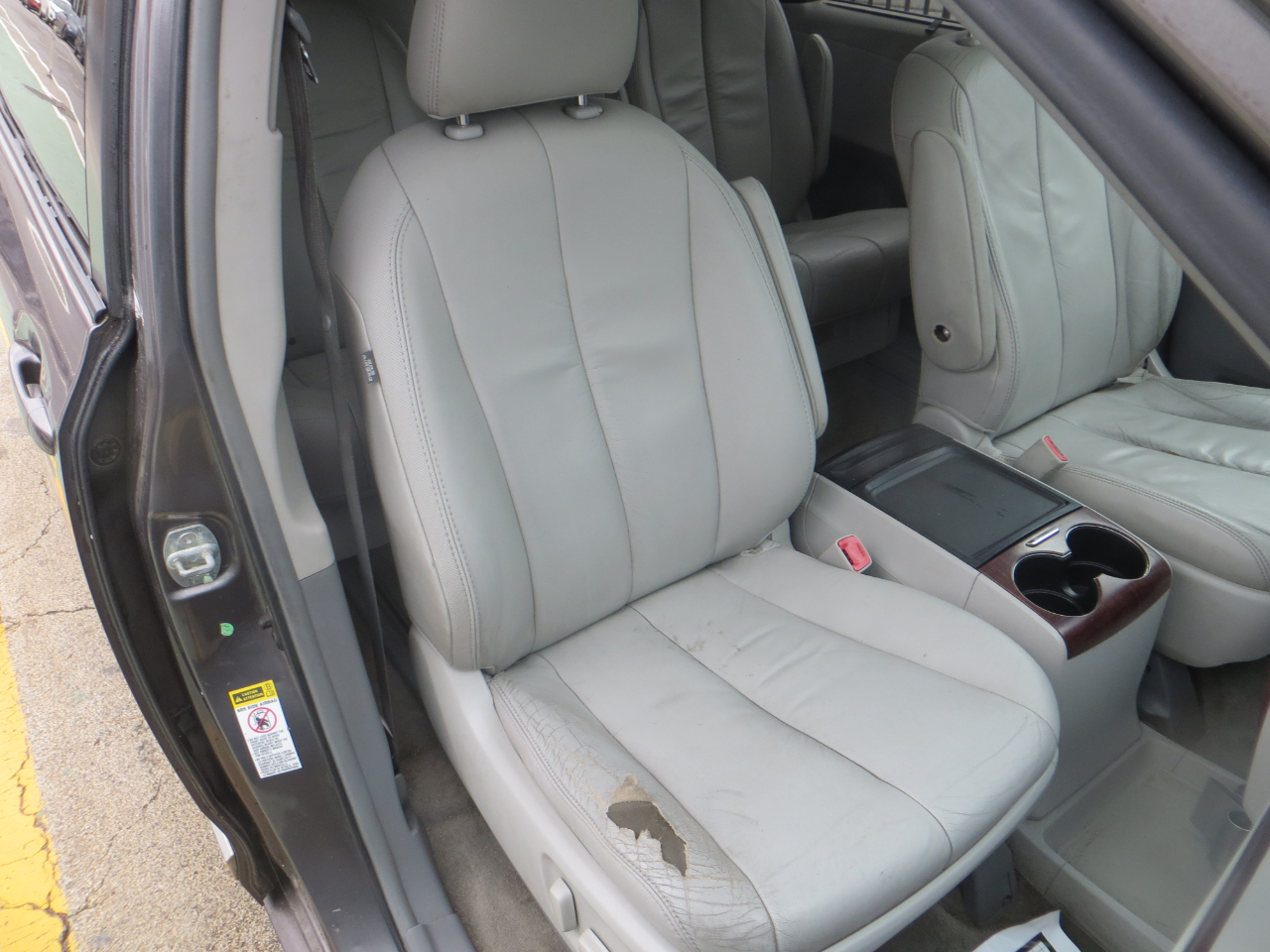 Toyota Sienna XLE FWD 8-Passenger V6 2012 Toyota Sienna XLE FWD 8-Passenger V6 2012