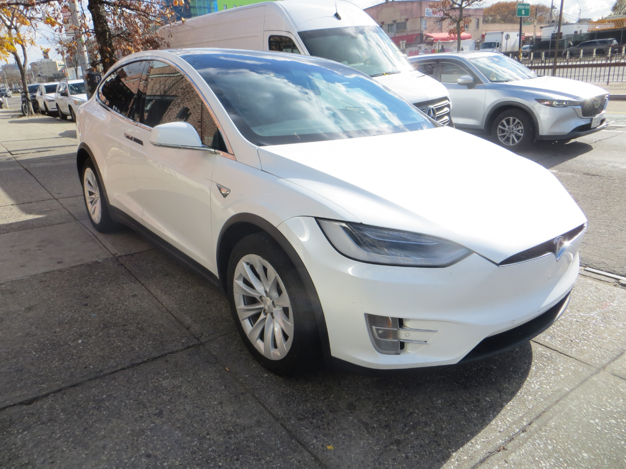 2020 Tesla Model X Long Range photo 3