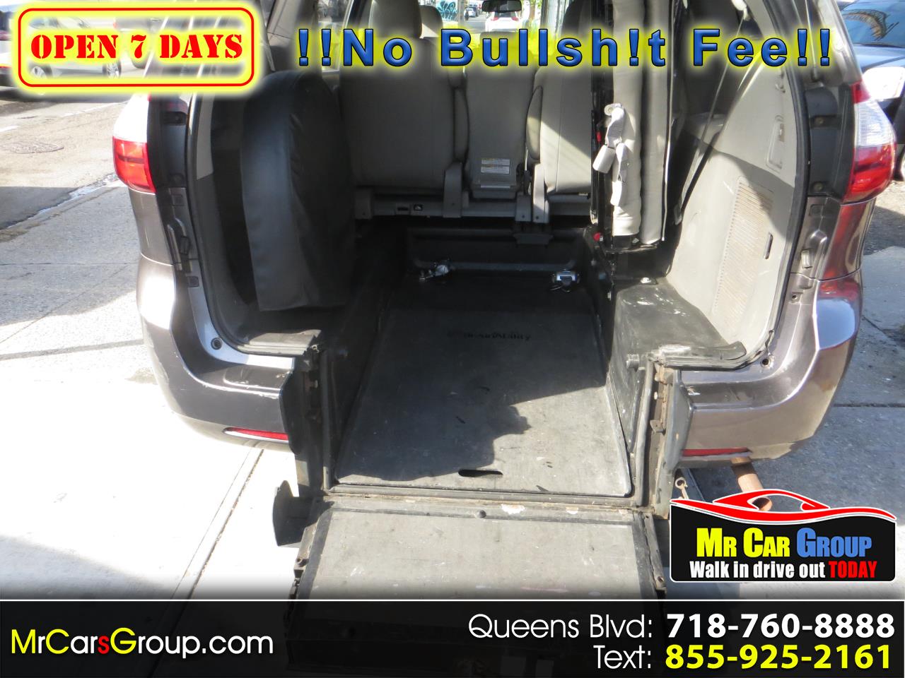 2015 Toyota Sienna L's photo