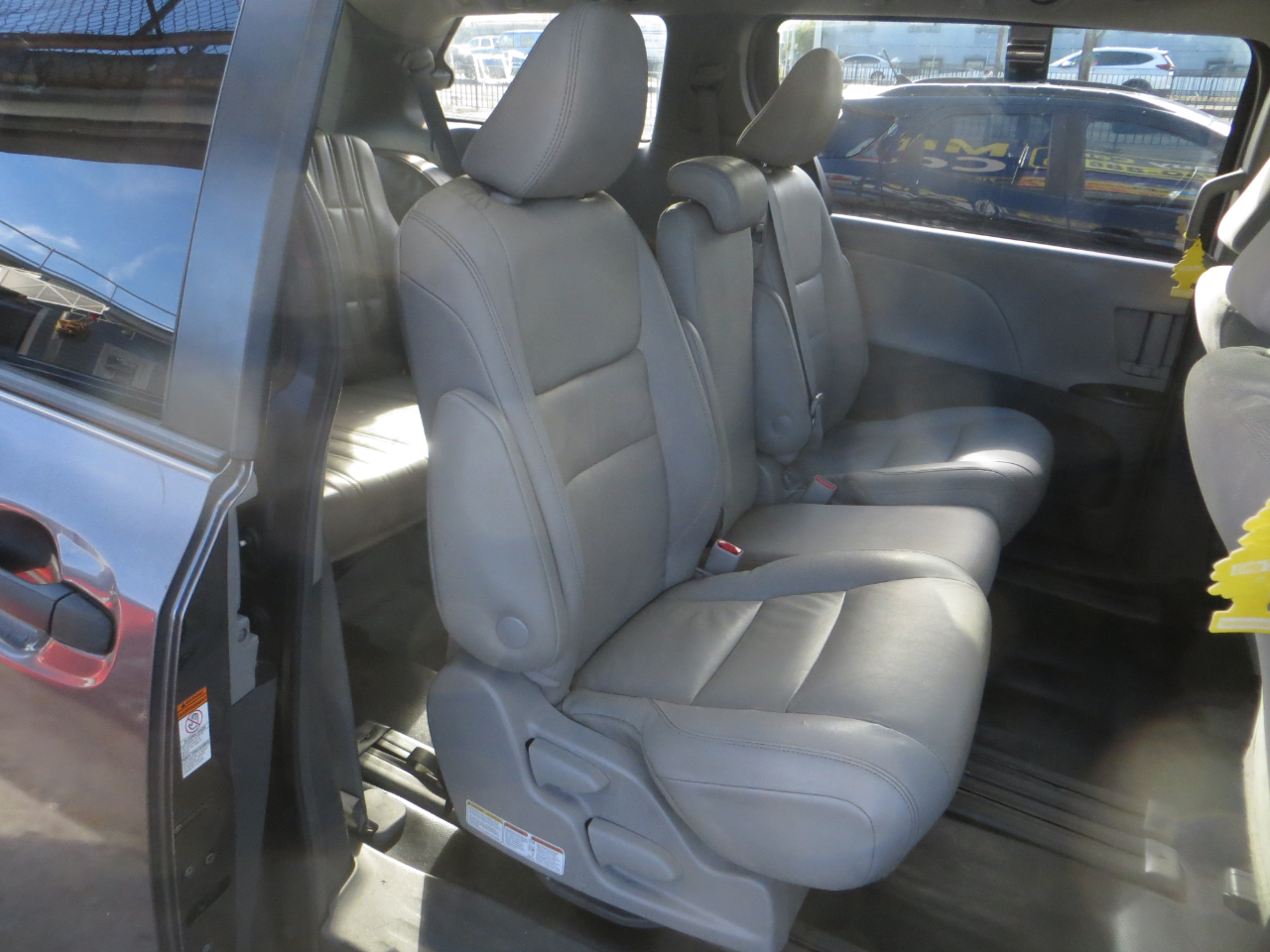 Toyota Sienna L FWD 7-Passenger V6 2015
