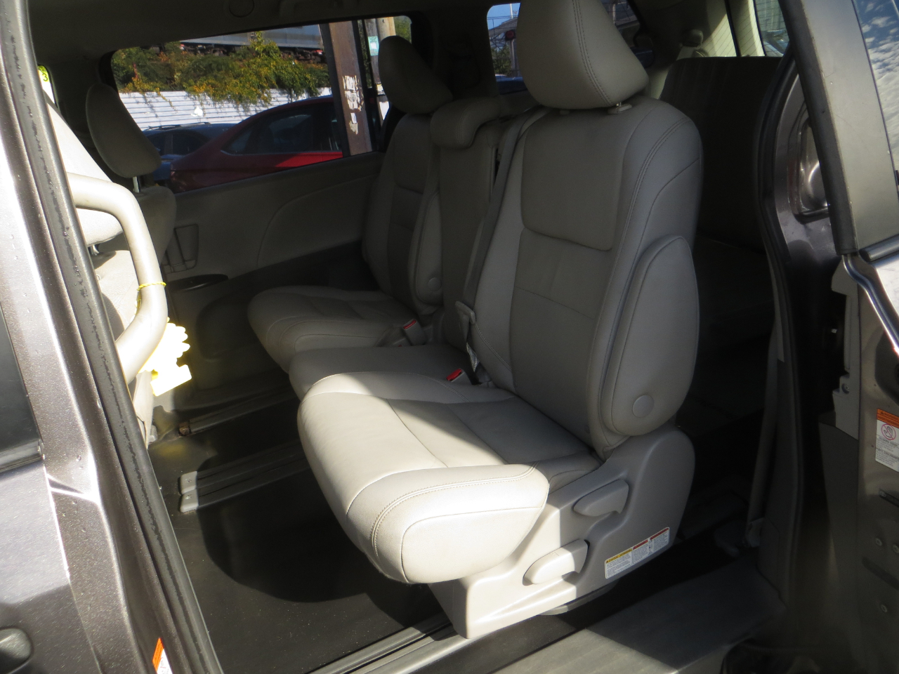 Toyota Sienna L FWD 7-Passenger V6 2015