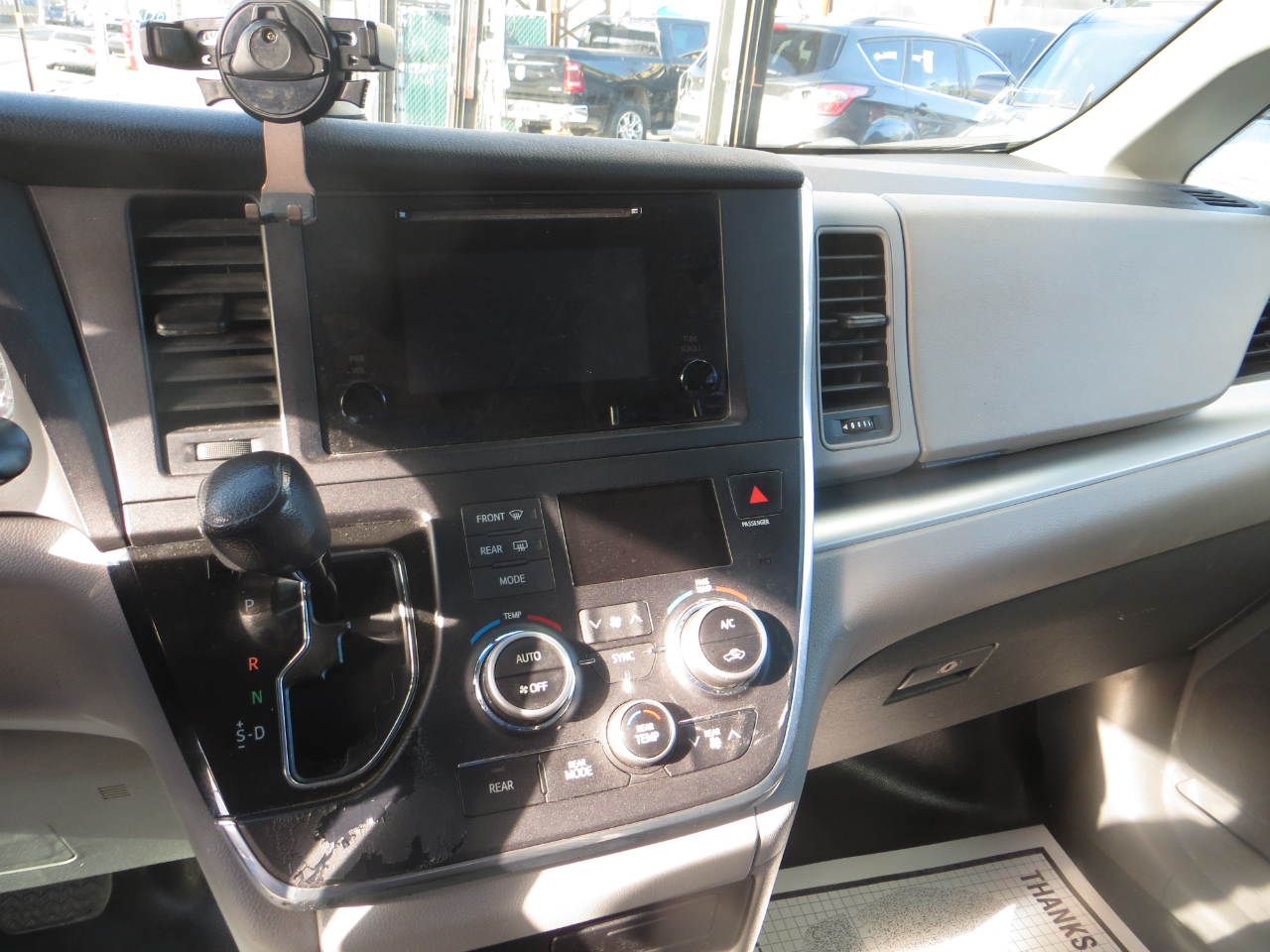 Toyota Sienna L FWD 7-Passenger V6 2015