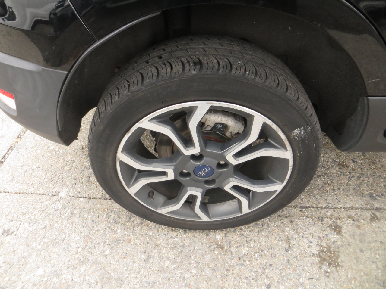 2019 Ford EcoSport SES photo 4