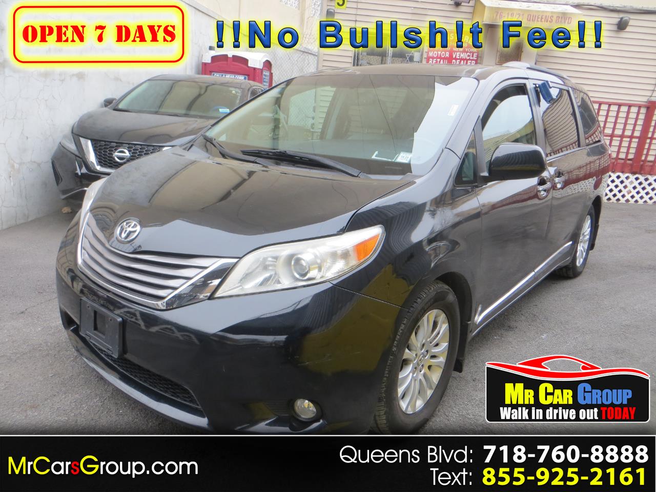 2017 Toyota Sienna XLE's photo