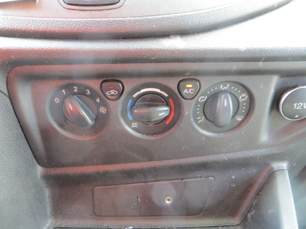 Ford Transit T-250 2015