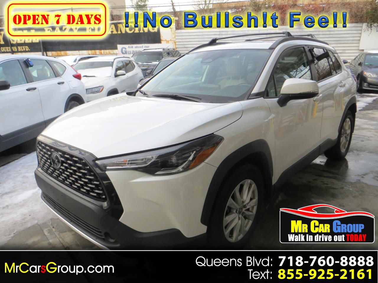 2023 Toyota Corolla Cross LE's photo