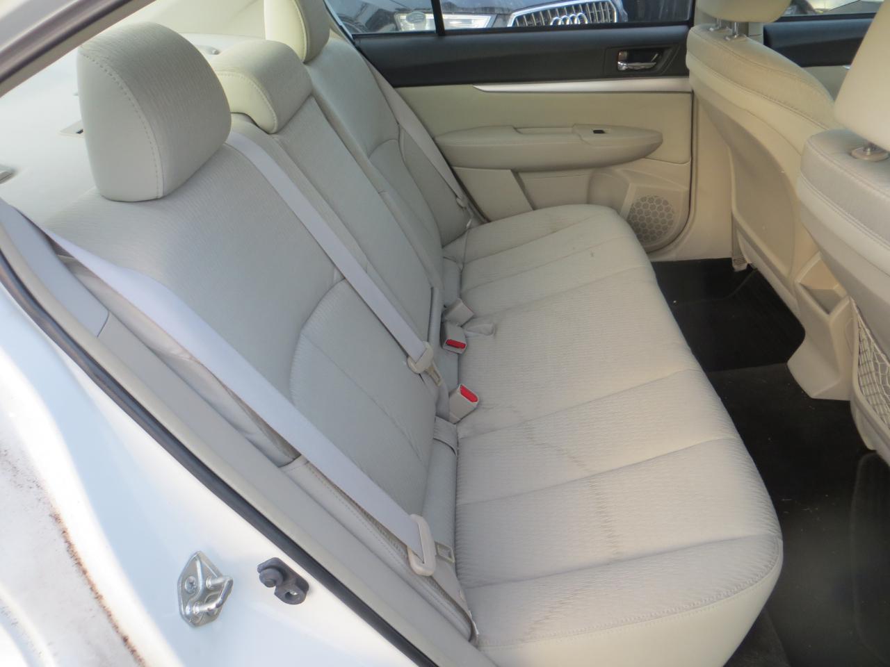 Subaru Legacy 2.5i Premium 2011