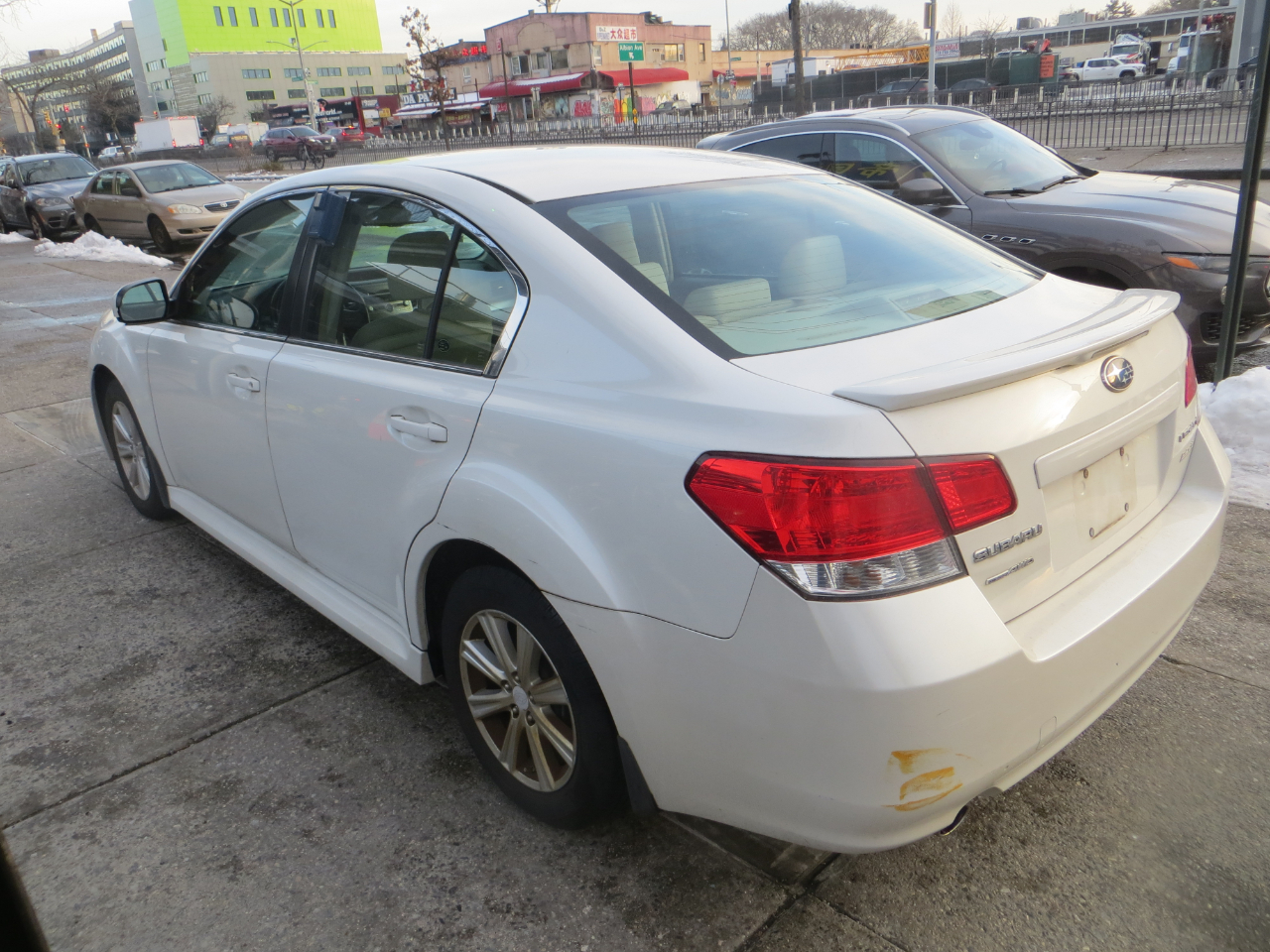 Subaru Legacy 2.5i Premium 2011