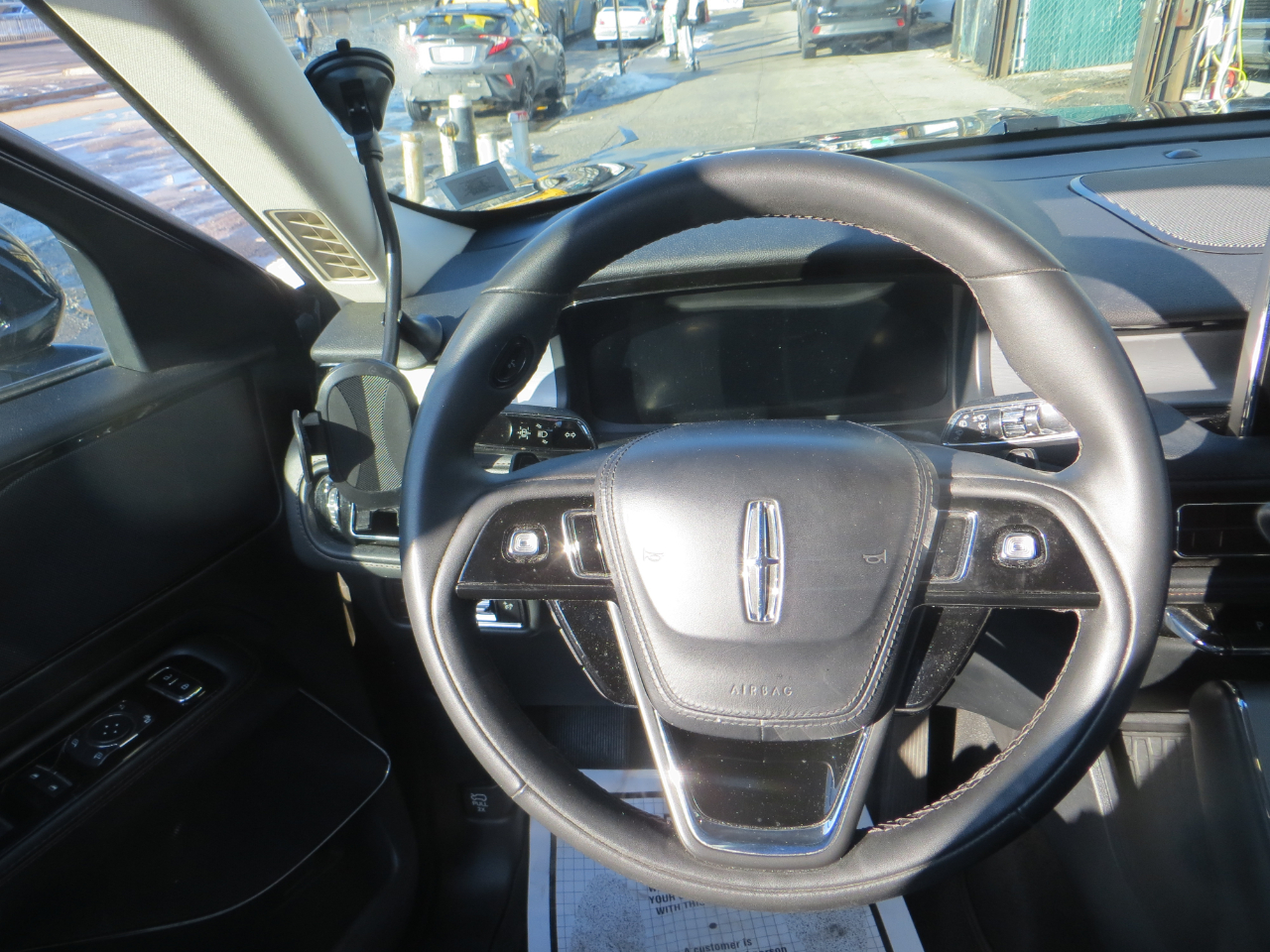 Lincoln Aviator Standard AWD 2023