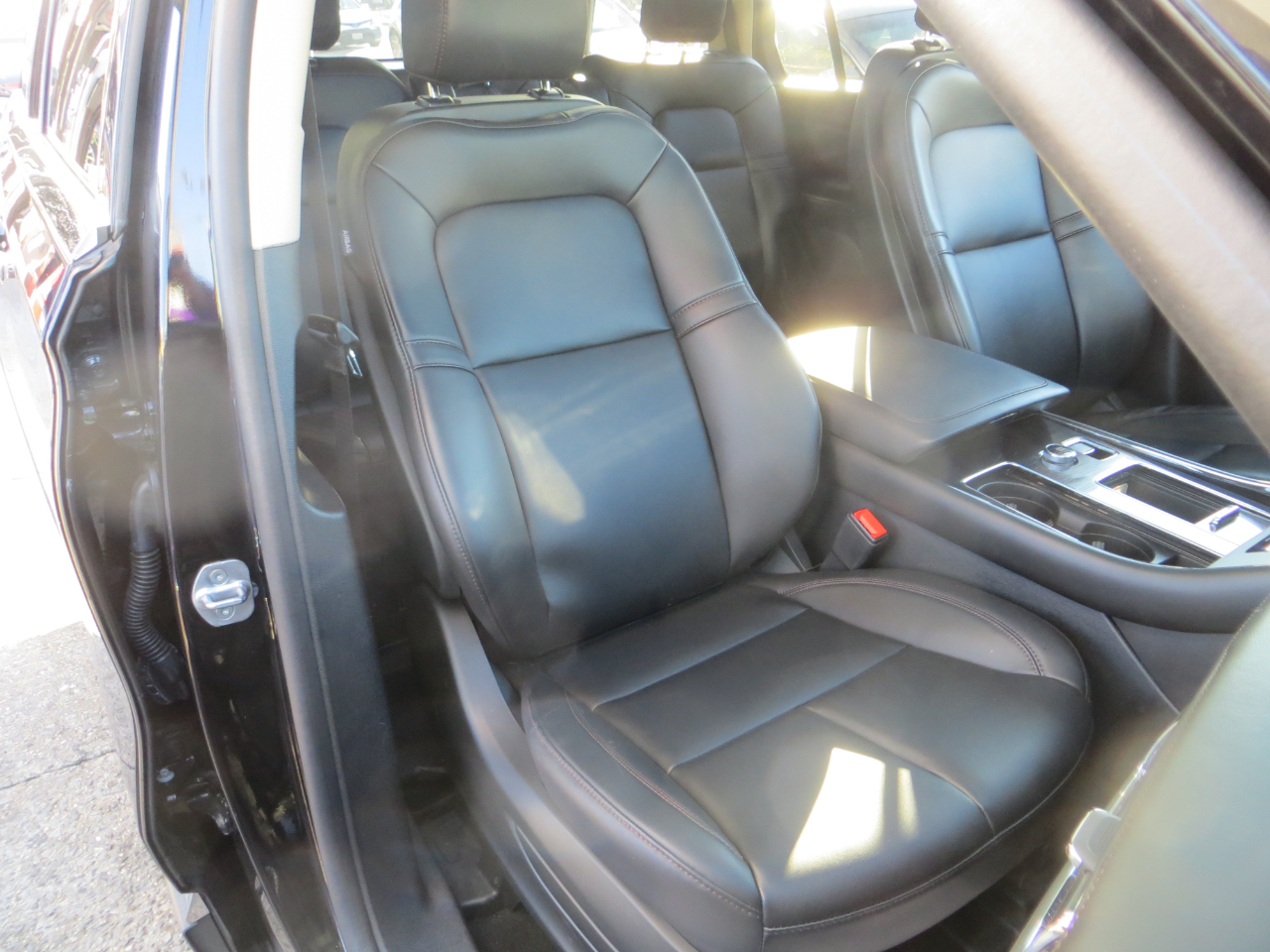 Lincoln Aviator Standard AWD 2023