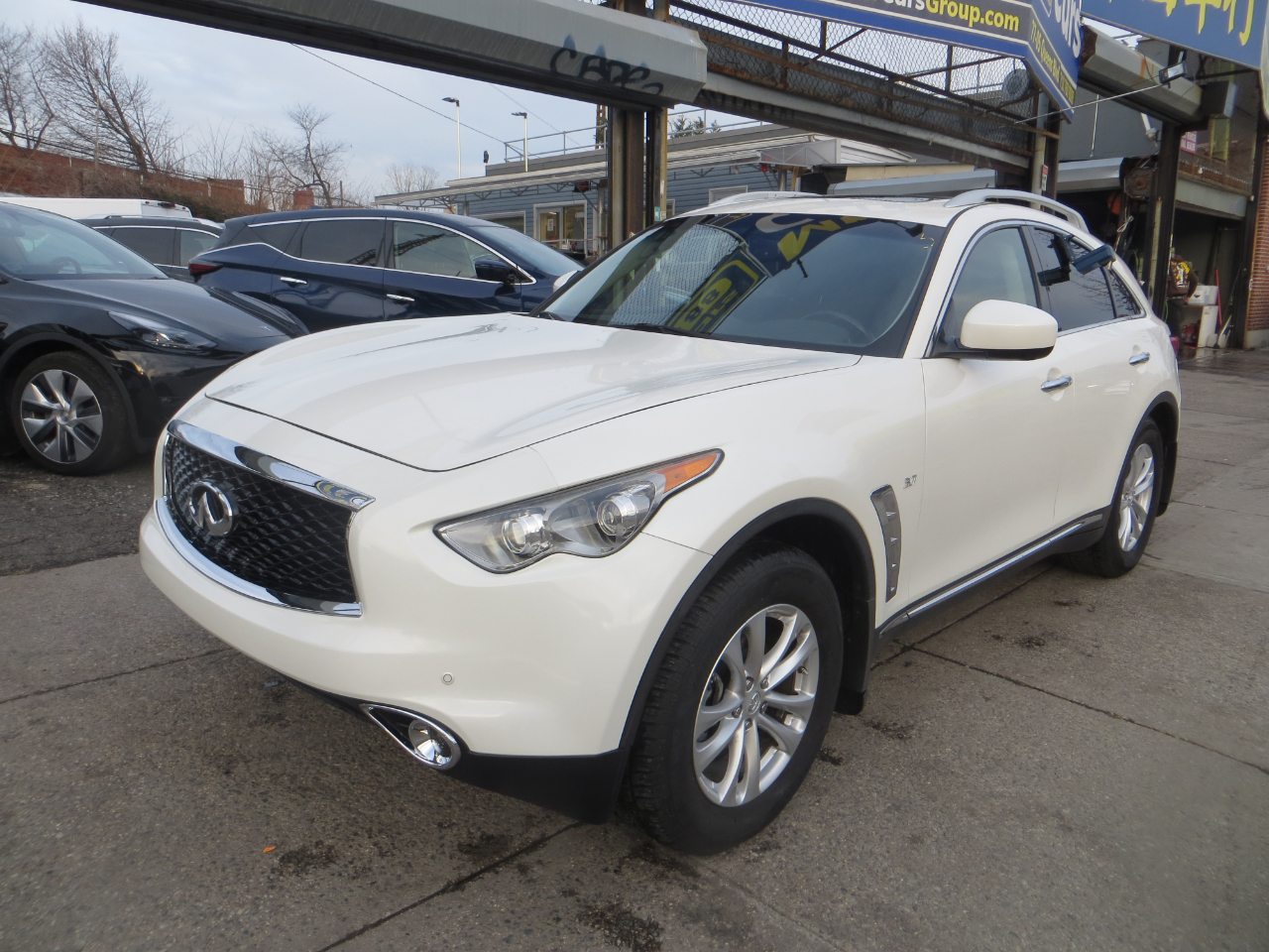 Infiniti QX70 Base AWD 2017