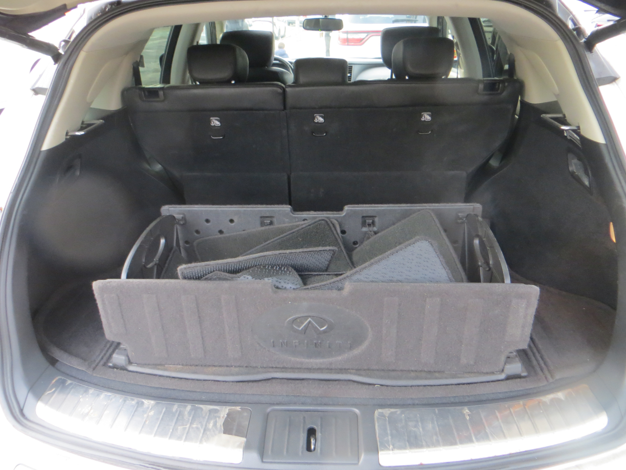 Infiniti QX70 Base AWD 2017