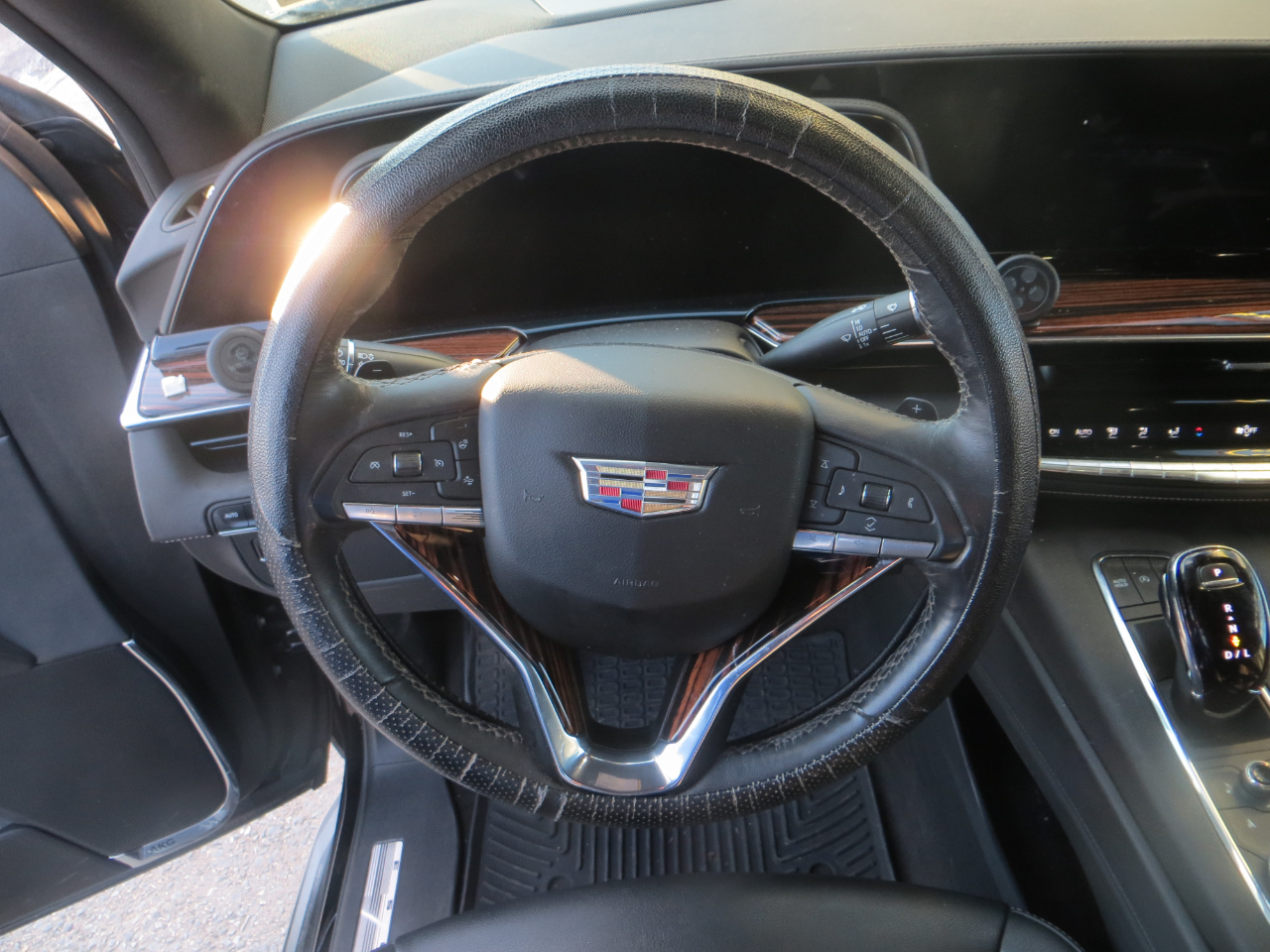 Cadillac Escalade ESV Luxury 4WD 2023