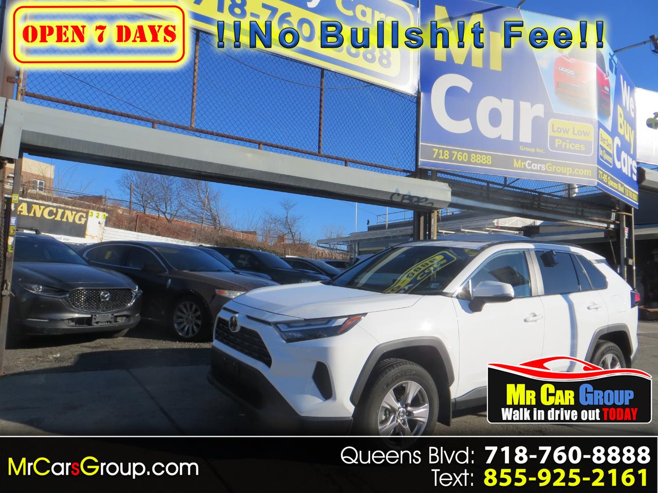 2025 Toyota RAV4 XLE's photo