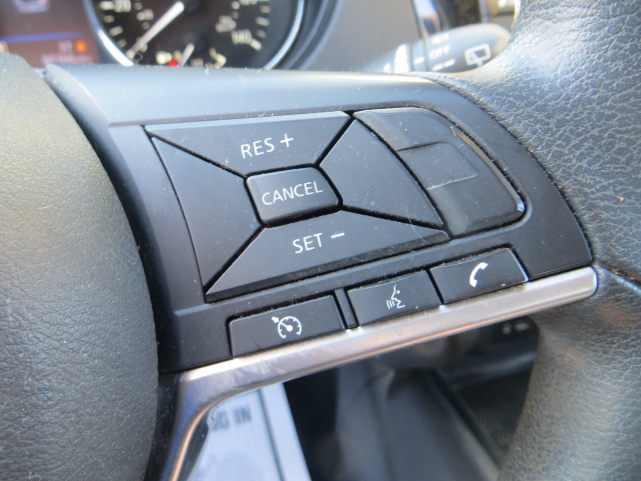 Nissan Rogue Sport S 2020