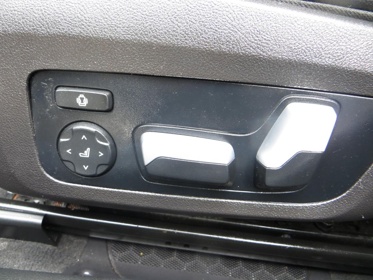 BMW 3-Series 330i xDrive 2021