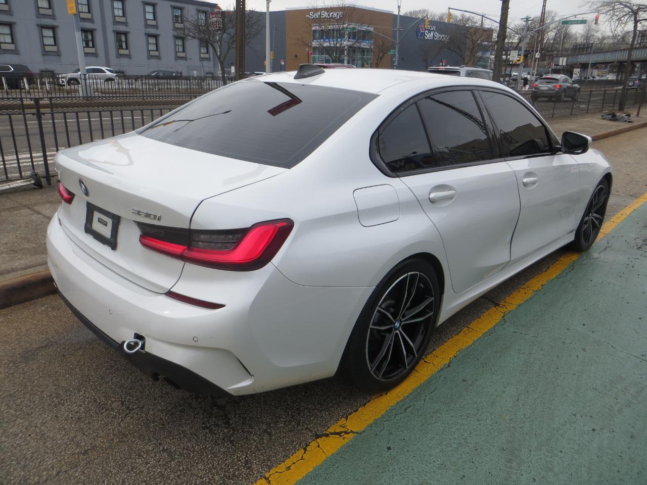 BMW 3-Series 330i xDrive 2021