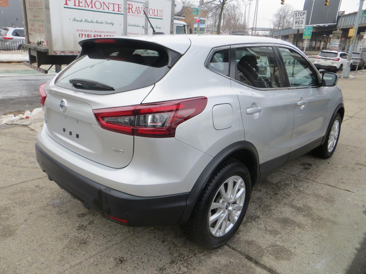 Nissan Rogue Sport S AWD 2022