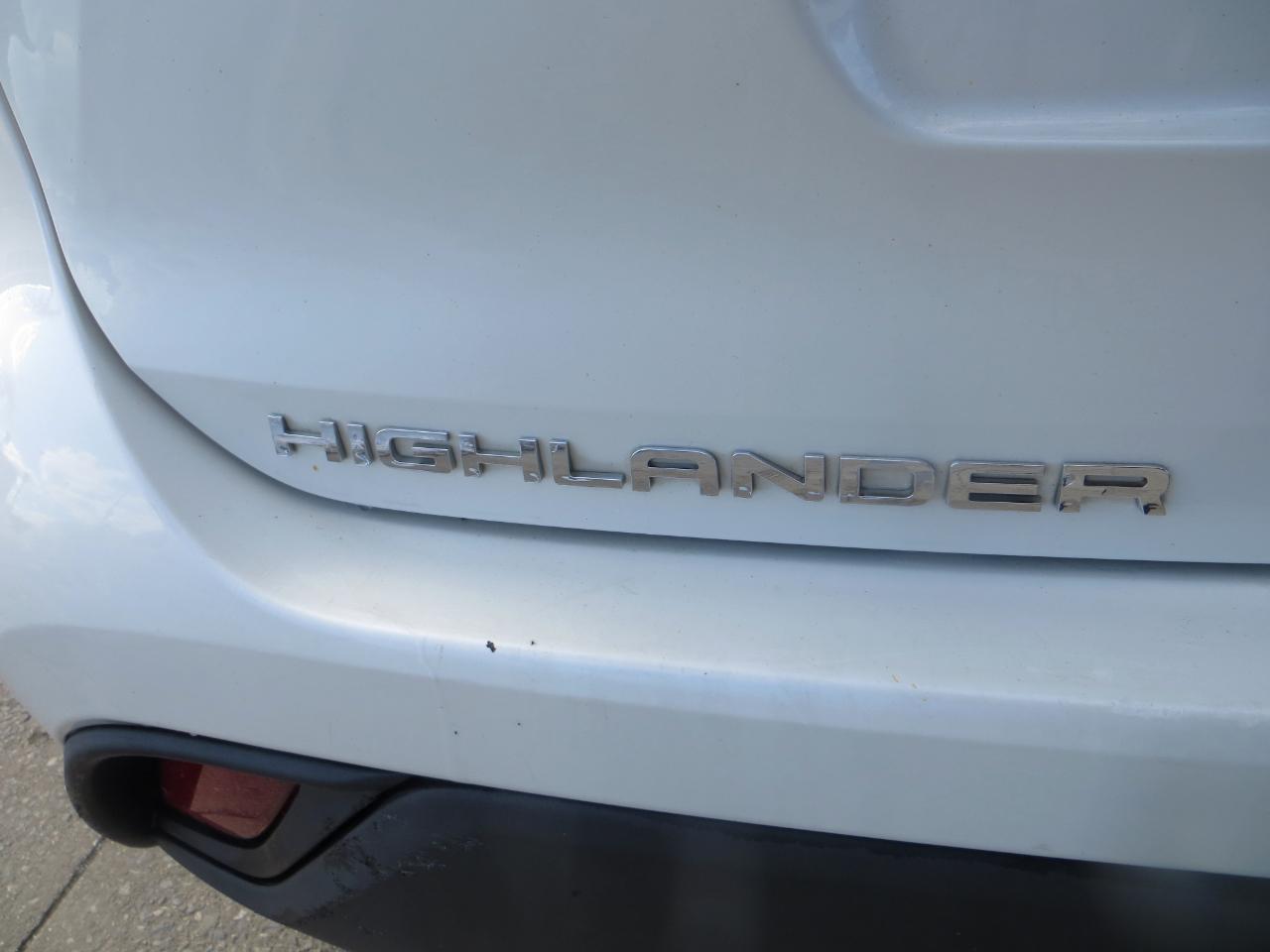 Toyota Highlander Hybrid LE AWD 2020