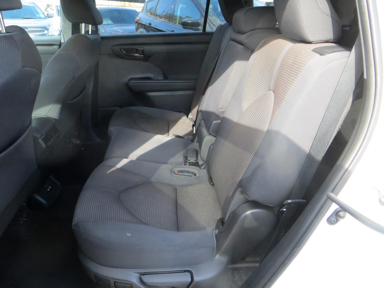 Toyota Highlander Hybrid LE AWD 2020