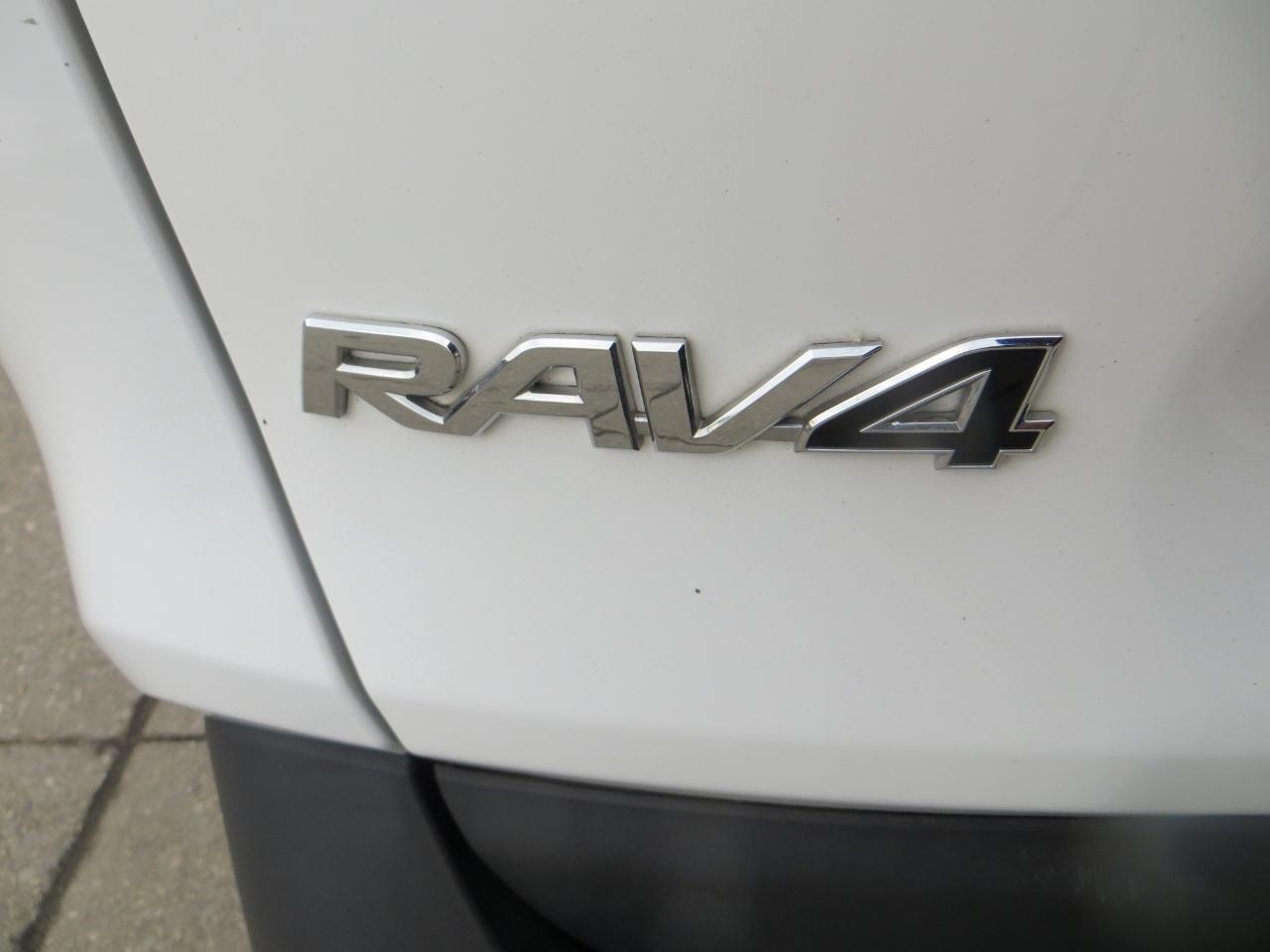 Toyota RAV4 Hybrid LE 2022