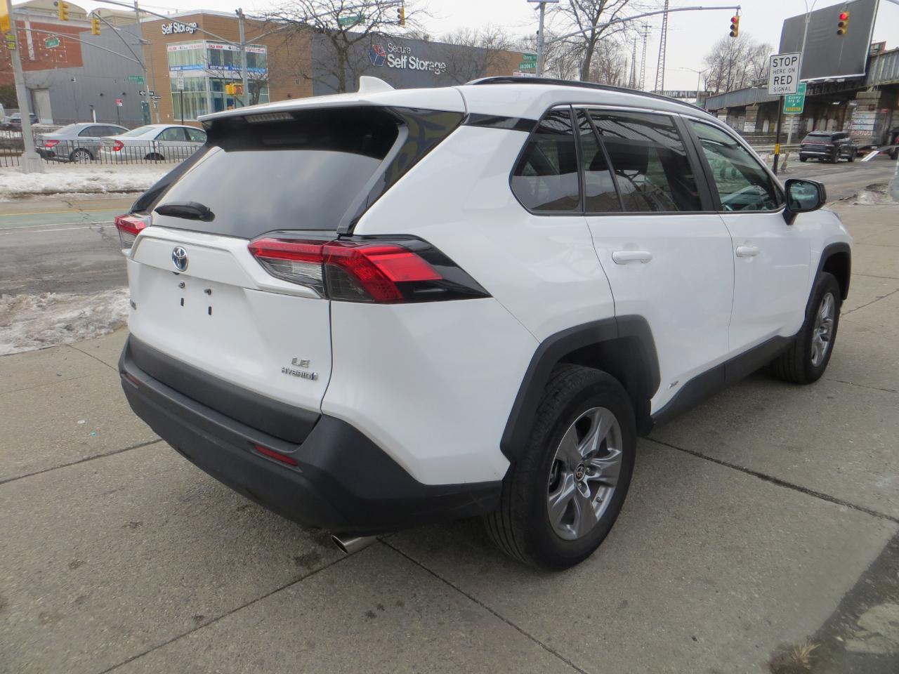 Toyota RAV4 Hybrid LE 2022