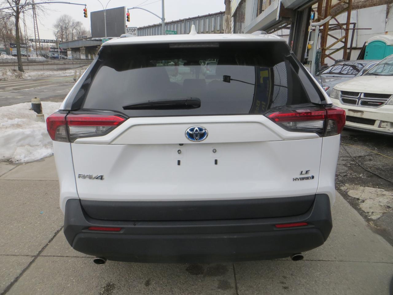 Toyota RAV4 Hybrid LE 2022