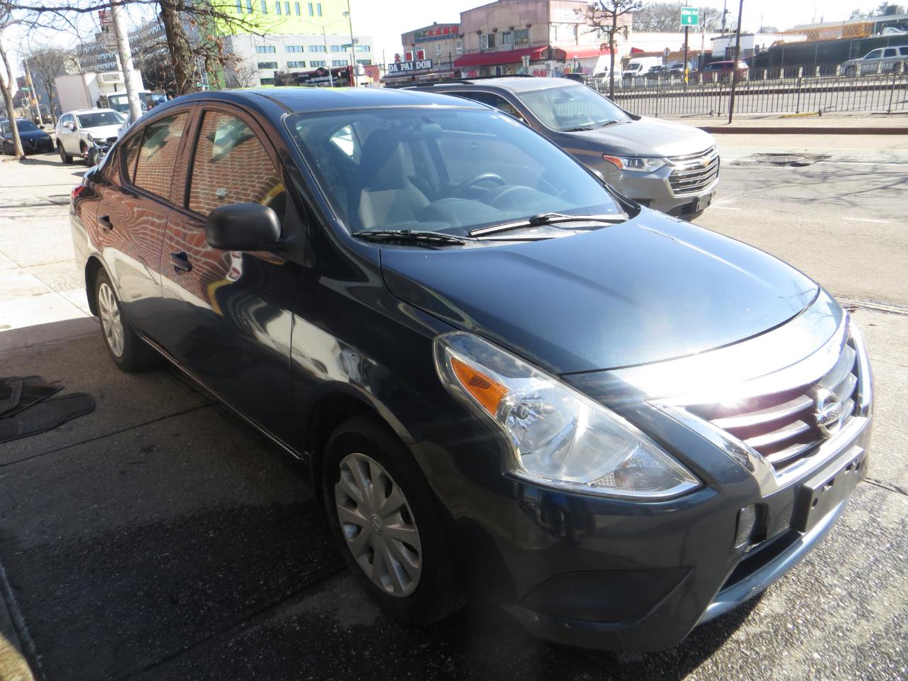 Nissan Versa  2015