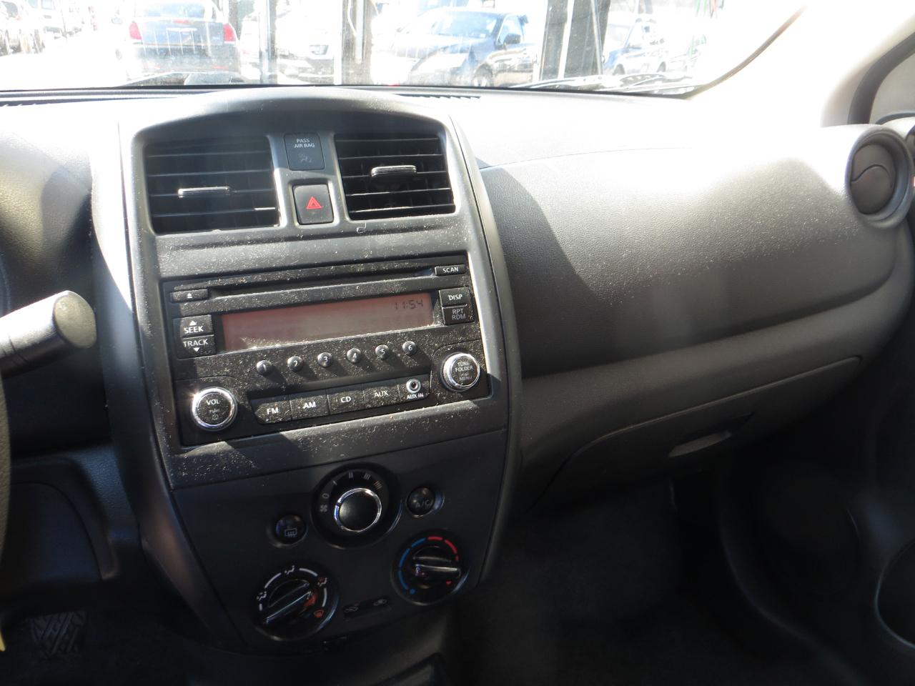 Nissan Versa  2015