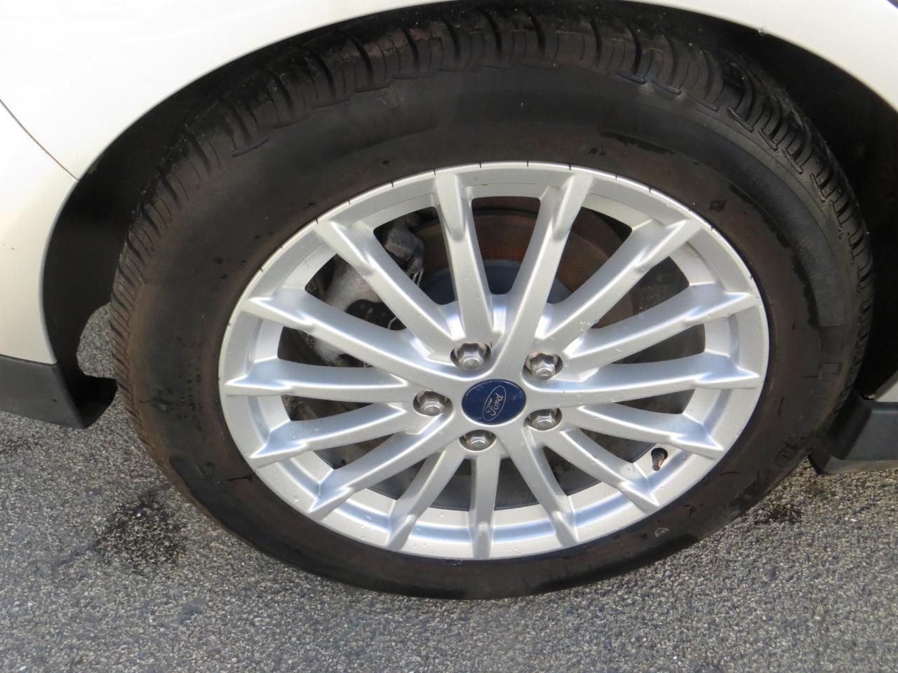 Ford C-Max Hybrid SE 2014