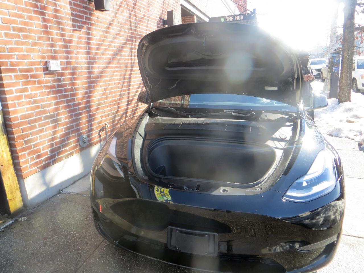 Tesla Model Y Long Range 2024