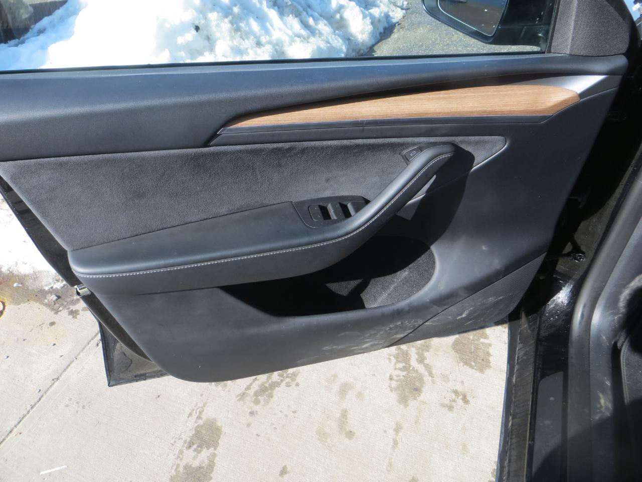 Tesla Model Y Long Range 2024