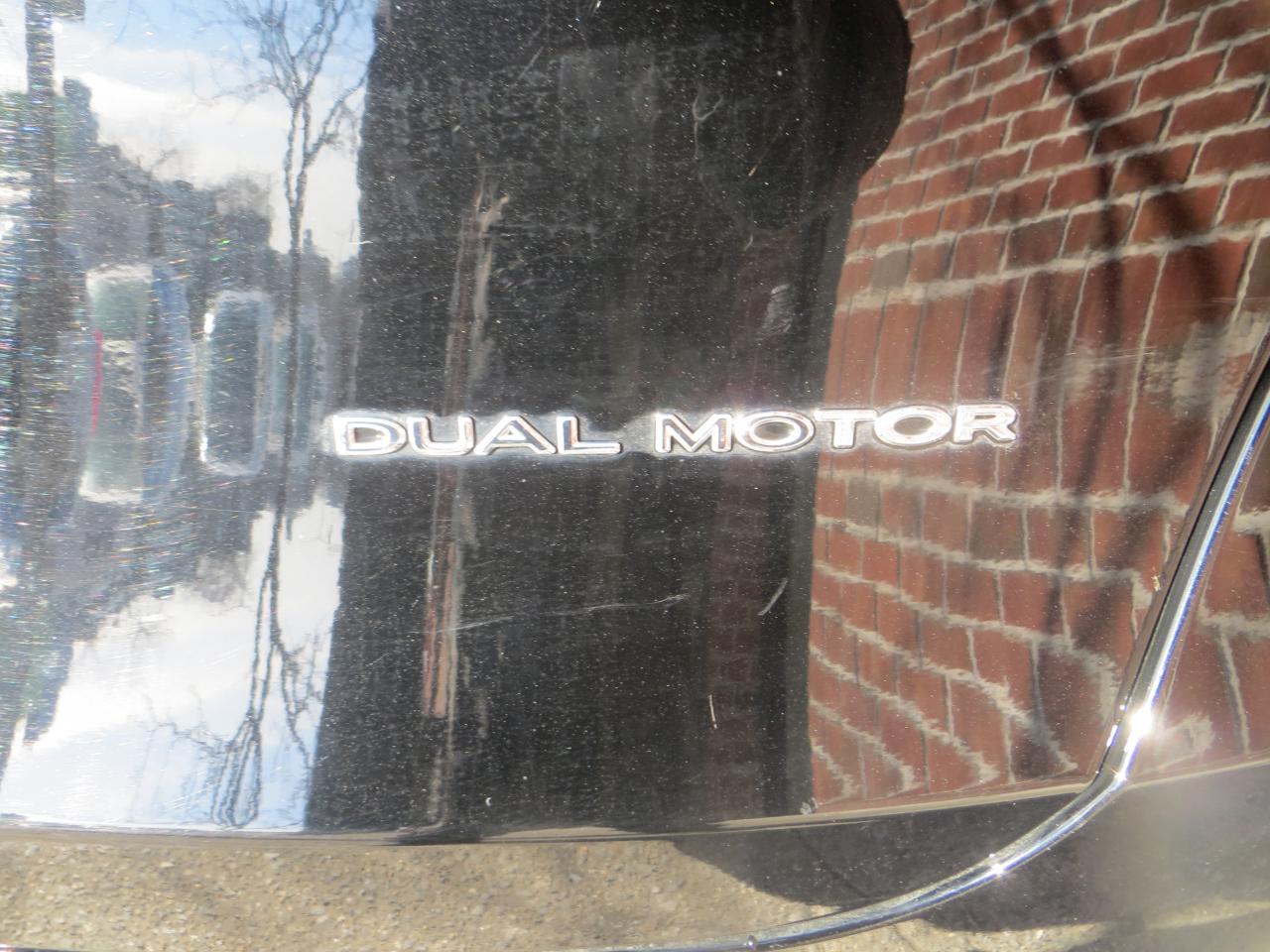 Tesla Model Y Long Range 2024