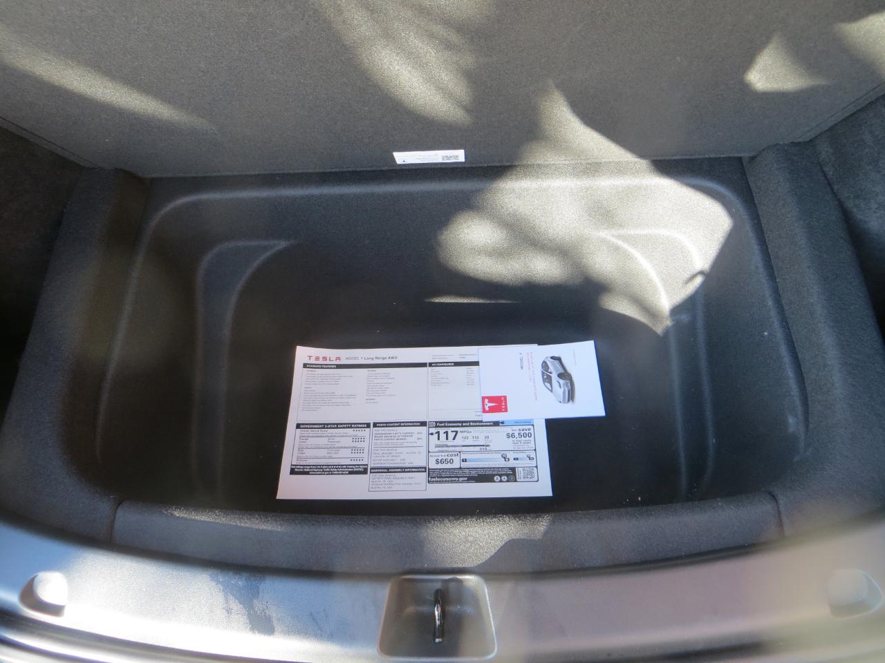 Tesla Model Y Long Range 2024