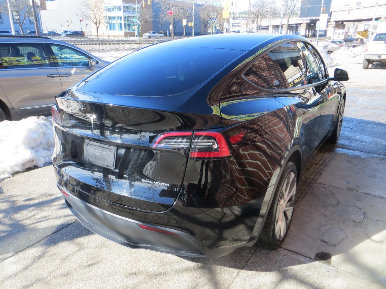 Tesla Model Y Long Range 2024