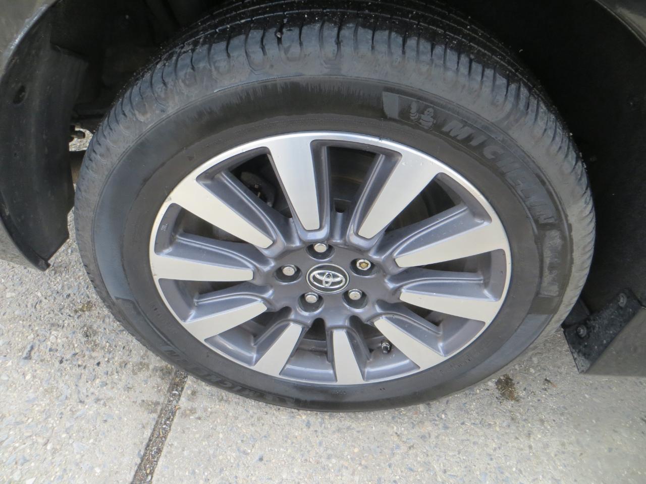 Toyota Sienna XLE 7-Passenger AWD 2020