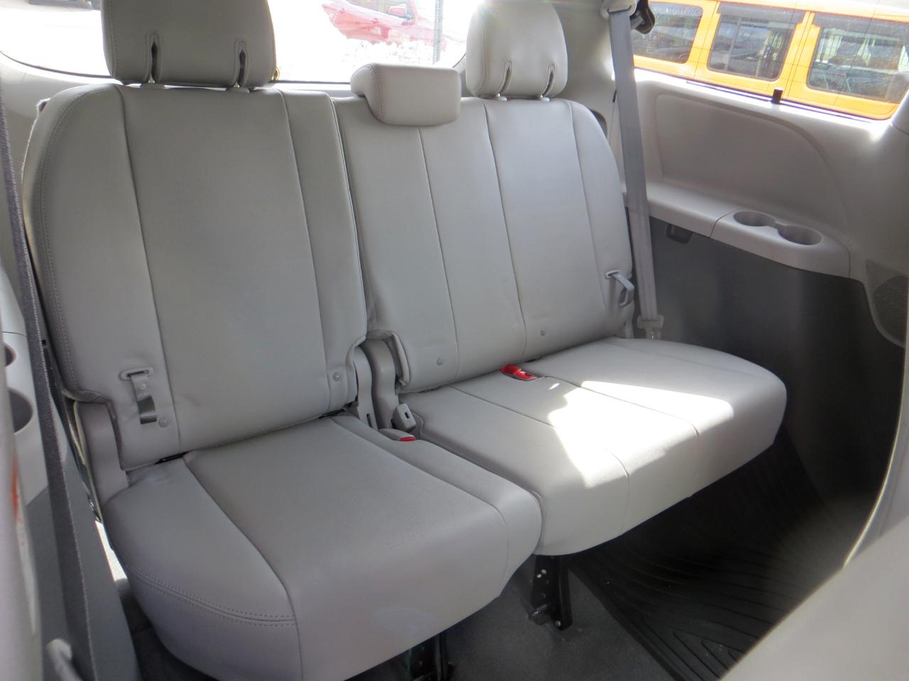 Toyota Sienna XLE 7-Passenger AWD 2020