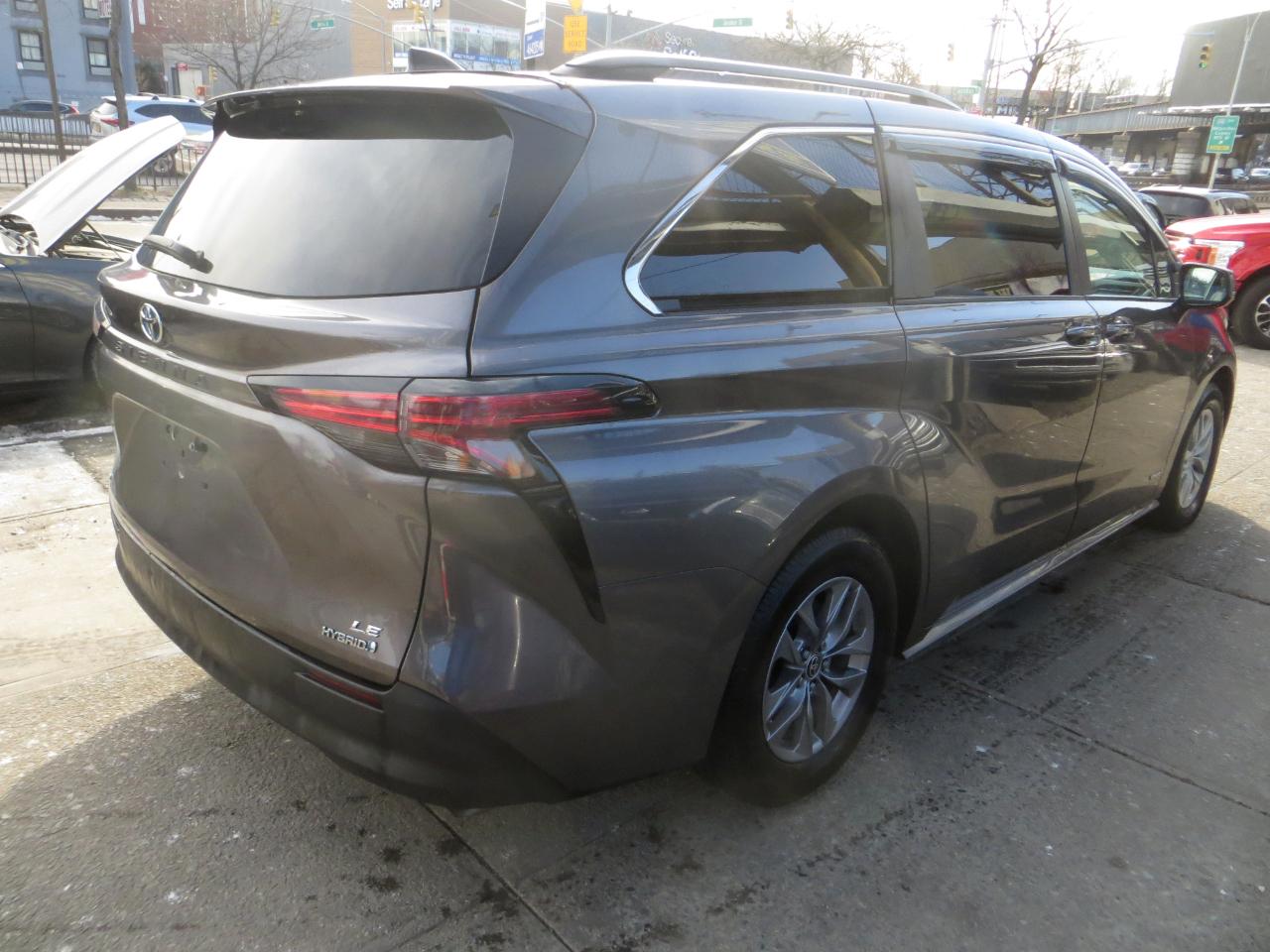 Toyota Sienna  2021