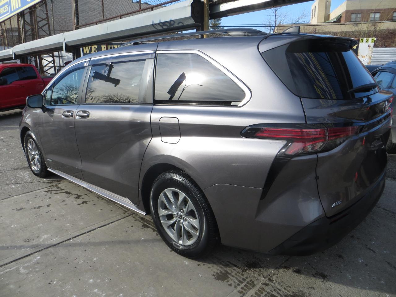 Toyota Sienna  2021