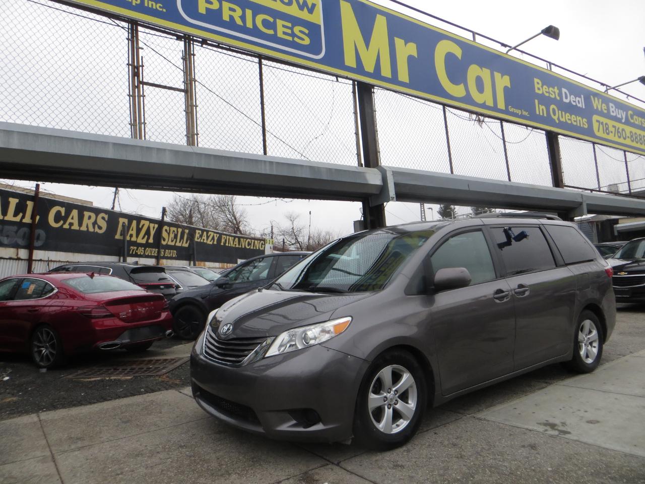 Toyota Sienna LE 2015