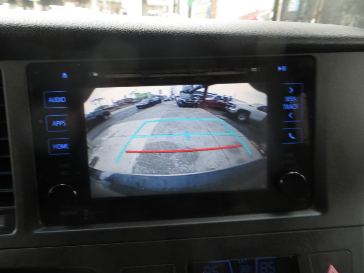 Toyota Sienna LE 2015