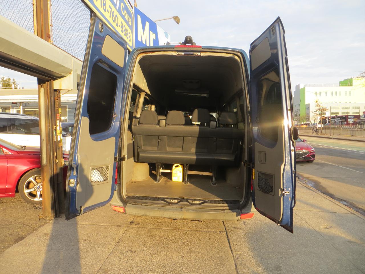 Mercedes-Benz Sprinter 2500 Passenger Van High Roof 170-in. WB 2011